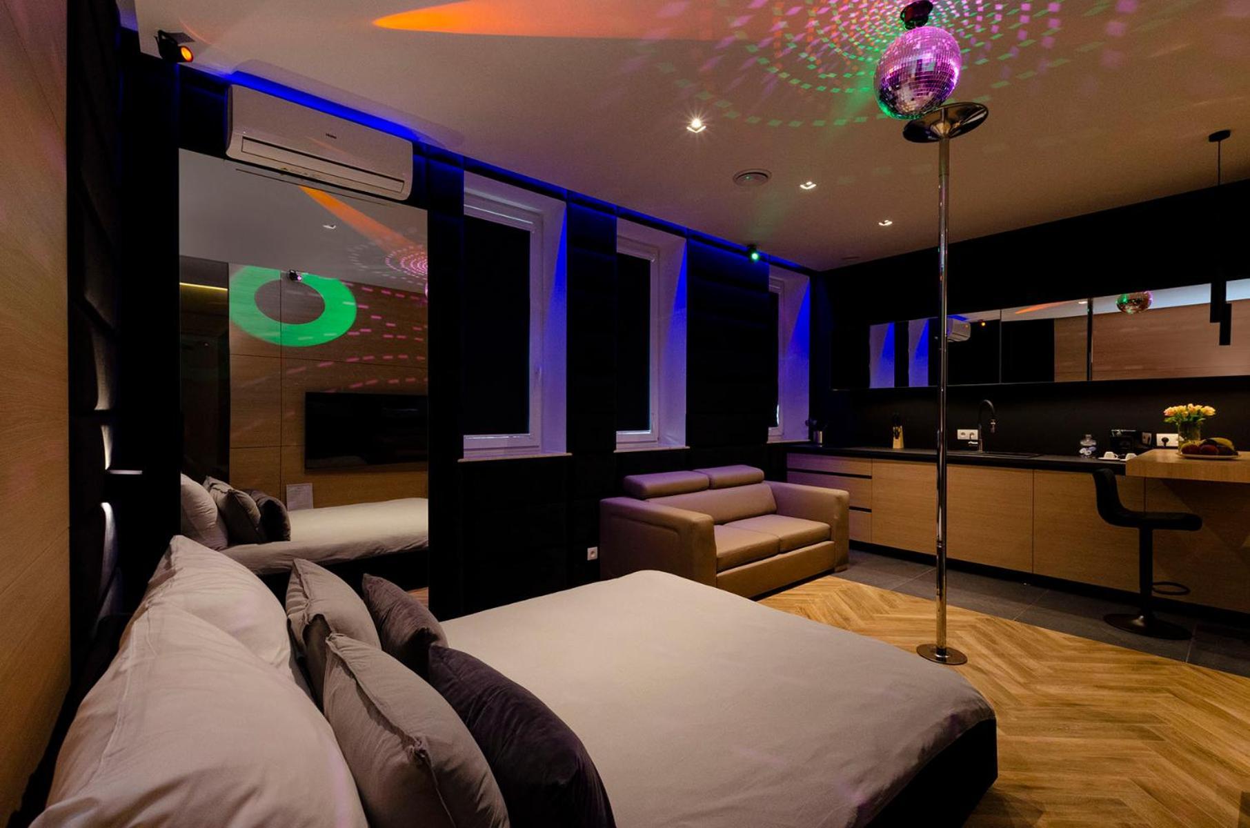 Lupoapartments Z Jacuzzi Pole Dance Leczycka 29 Klimatyzacja Parking Dostep Na Kod Łódź Chambre photo