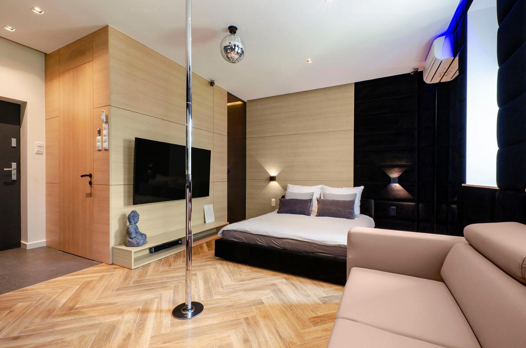 Lupoapartments Z Jacuzzi Pole Dance Leczycka 29 Klimatyzacja Parking Dostep Na Kod Łódź Chambre photo