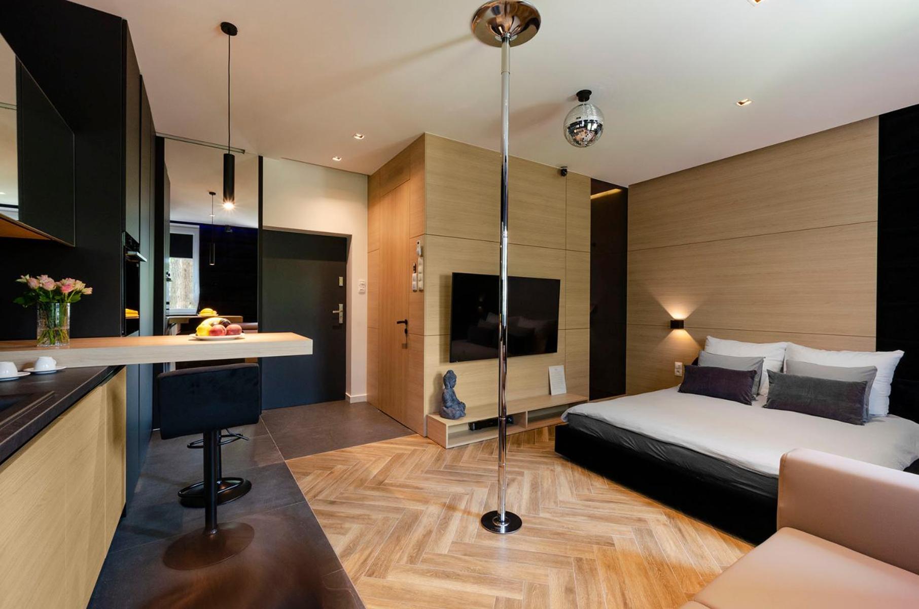 Lupoapartments Z Jacuzzi Pole Dance Leczycka 29 Klimatyzacja Parking Dostep Na Kod Łódź Chambre photo
