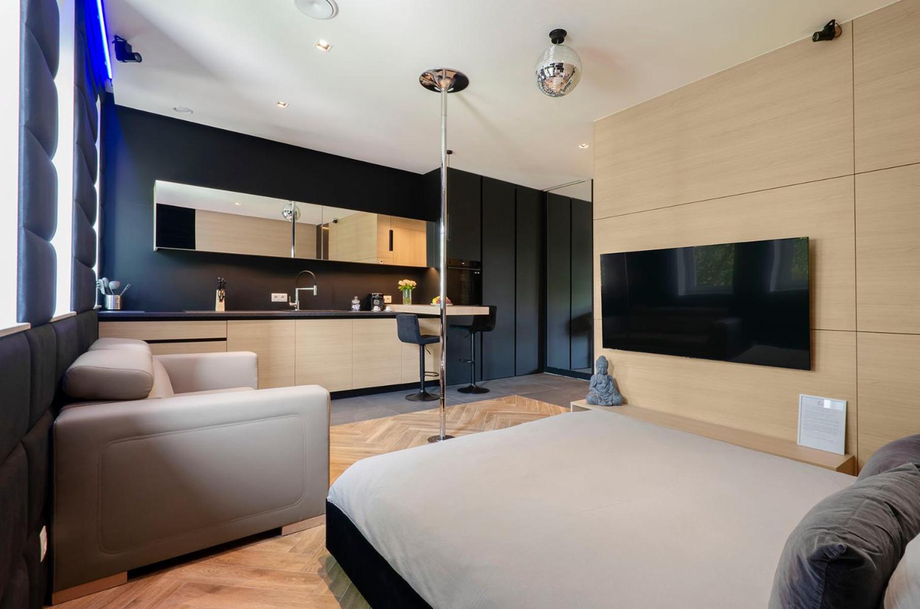 Lupoapartments Z Jacuzzi Pole Dance Leczycka 29 Klimatyzacja Parking Dostep Na Kod Łódź Chambre photo